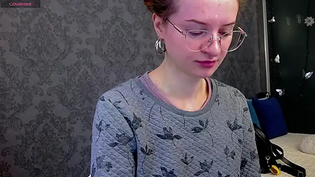 Snapshot of KateJonson chatting on October 18, 2025, 6:37 am KateJonson online show from October 18, 2025, 6:37 am