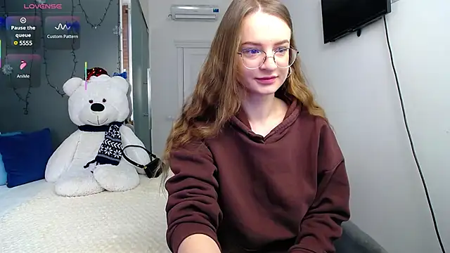 KateJonson online show from February 12, 2025, 7:34 am