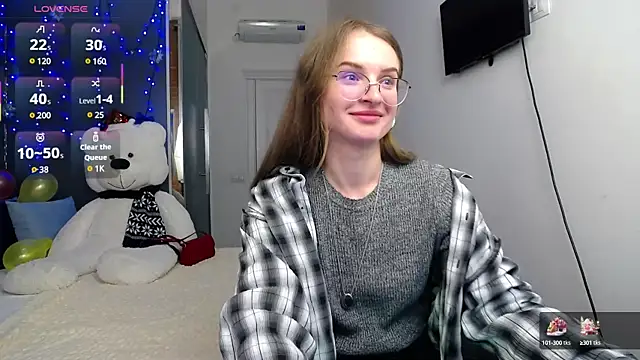 KateJonson online show from February 17, 2025, 4:50 pm