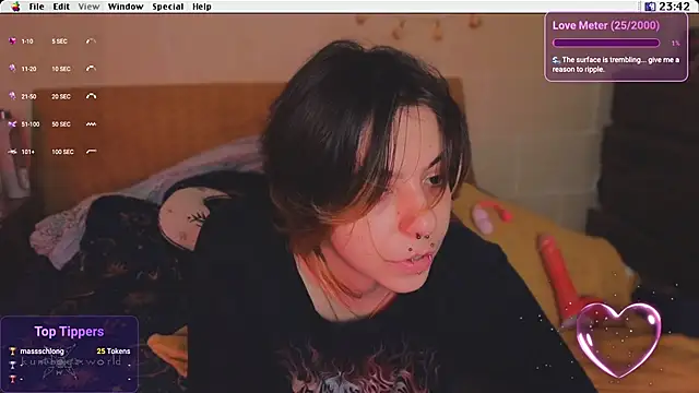 Snapshot of Kryptosworld chatting on October 29, 2025, 8:41 pm Kryptosworld online show from October 29, 2025, 8:41 pm