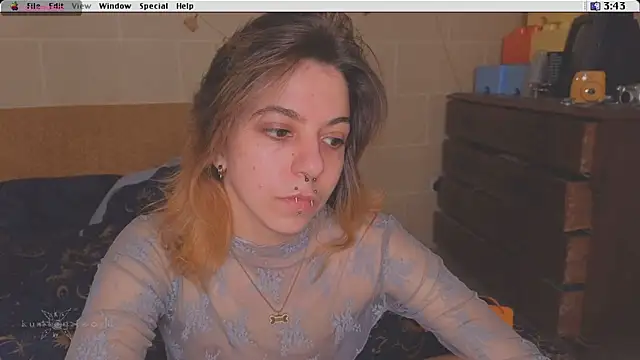 Snapshot of Kryptosworld chatting on October 11, 2025, 7:48 pm Kryptosworld online show from October 11, 2025, 7:48 pm