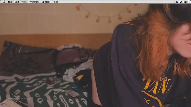 Snapshot of Kryptosworld chatting on October 31, 2025, 8:05 pm Kryptosworld online show from October 31, 2025, 8:05 pm