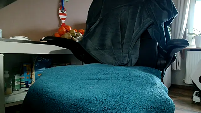 suedel65 online show from September 23, 2025, 2:57 pm