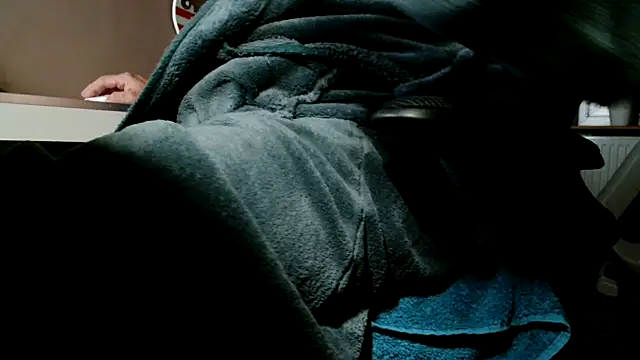 suedel65 online show from October 8, 2025, 3:41 am