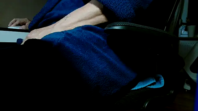 suedel65 online show from September 26, 2025, 3:46 am