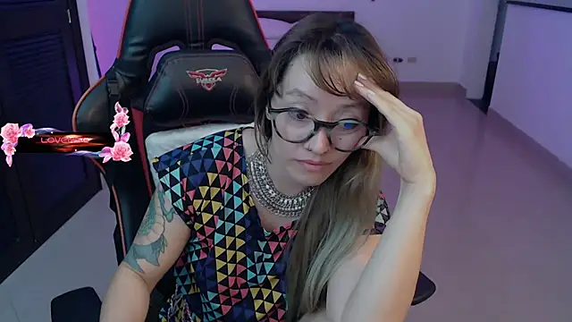 pink-2022 online show from February 26, 2026, 9:26 pm