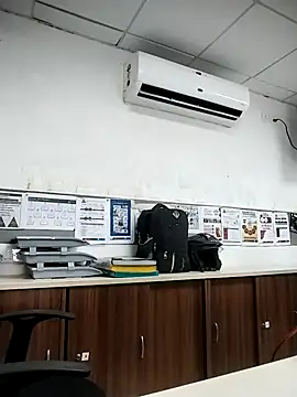 Snapshot of Desi_Londa_143 chatting on October 4, 2025, 4:47 am Desi Londa 143 online show from October 4, 2025, 4:47 am