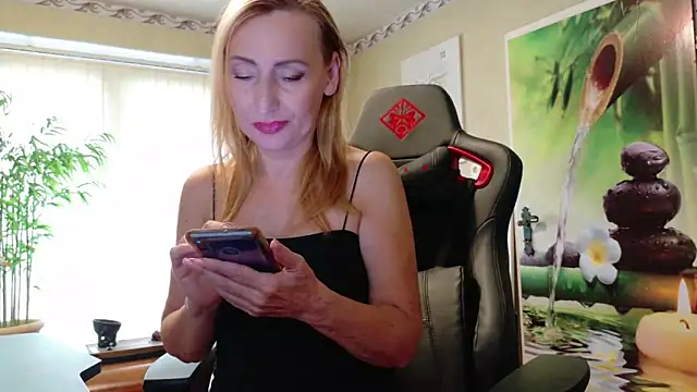 Snapshot of HotLana69 chatting on September 30, 2025, 8:31 am HotLana69 online show from September 30, 2025, 8:31 am