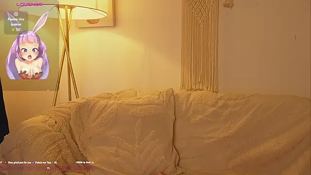 bunnycuteshy online show from October 18, 2025, 1:24 pm