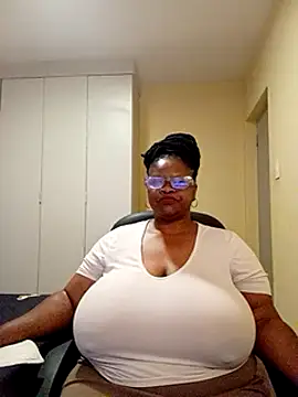 sweetnoziexx online show from February 26, 2025, 12:16 pm