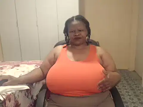 sweetnoziexx online show from December 2, 2025, 4:14 am