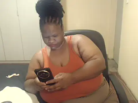 sweetnoziexx online show from February 20, 2025, 4:14 pm
