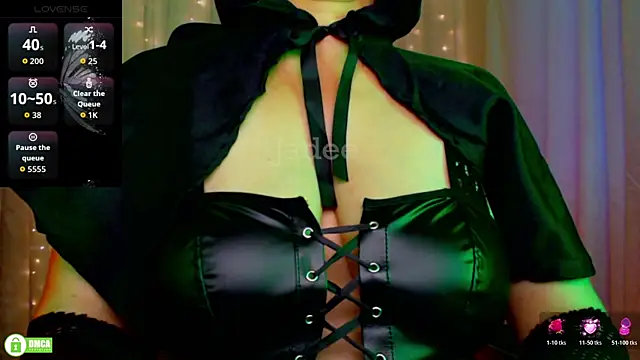  Jadee online show from October 31, 2025, 10:38 pm