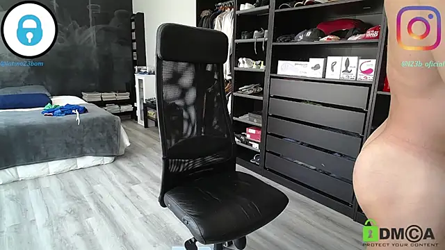 samricci21 online show from March 16, 2026, 1:26 pm