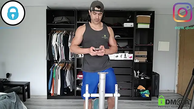 samricci21 online show from April 7, 2026, 8:27 am