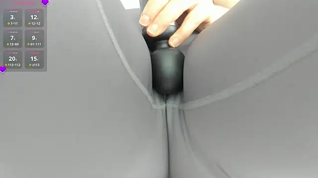 Snapshot of Azahara_Amin_ chatting on October 7, 2025, 1:45 pm Azahara Amin  online show from October 7, 2025, 1:45 pm