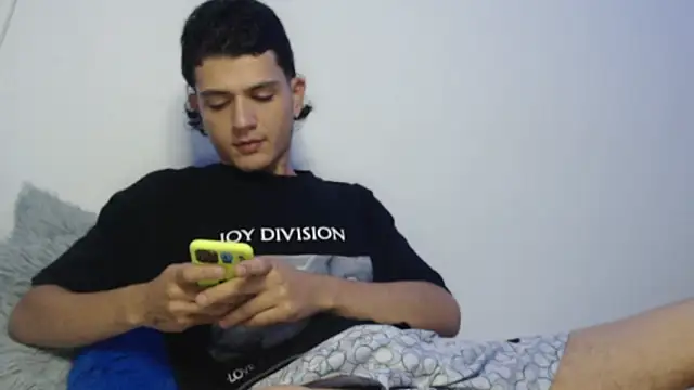 Snapshot of andersonZ998 chatting on October 2, 2025, 4:27 am andersonZ998 online show from October 2, 2025, 4:27 am