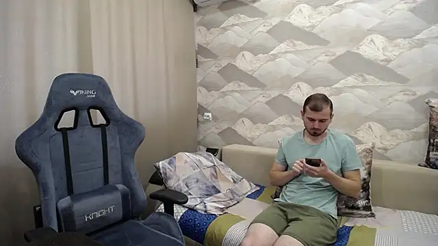 Snapshot of SerzhKorol1 chatting on October 4, 2025, 8:38 am SerzhKorol1 online show from October 4, 2025, 8:38 am