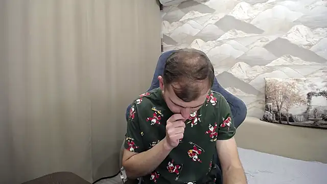 Snapshot of SerzhKorol1 chatting on October 21, 2025, 11:09 am SerzhKorol1 online show from October 21, 2025, 11:09 am