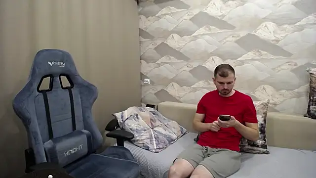 Snapshot of SerzhKorol1 chatting on October 10, 2025, 7:20 am SerzhKorol1 online show from October 10, 2025, 7:20 am