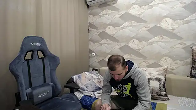 Snapshot of SerzhKorol1 chatting on September 29, 2025, 8:10 am SerzhKorol1 online show from September 29, 2025, 8:10 am