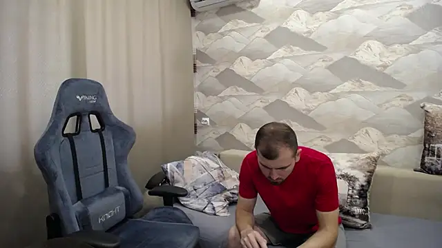 Snapshot of SerzhKorol1 chatting on September 24, 2025, 8:21 am SerzhKorol1 online show from September 24, 2025, 8:21 am