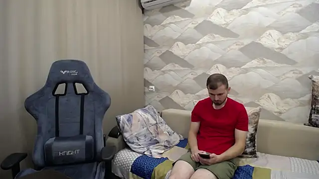 Snapshot of SerzhKorol1 chatting on September 27, 2025, 1:06 pm SerzhKorol1 online show from September 27, 2025, 1:06 pm