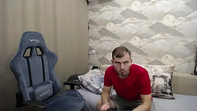 Snapshot of SerzhKorol1 chatting on October 15, 2025, 11:18 am SerzhKorol1 online show from October 15, 2025, 11:18 am