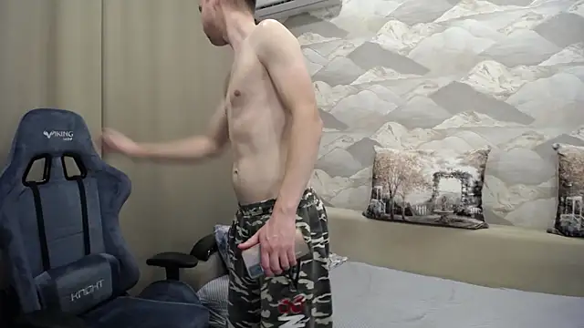 Snapshot of SerzhKorol1 chatting on October 28, 2025, 6:18 pm SerzhKorol1 online show from October 28, 2025, 6:18 pm