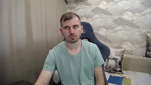 Snapshot of SerzhKorol1 chatting on October 8, 2025, 9:55 am SerzhKorol1 online show from October 8, 2025, 9:55 am