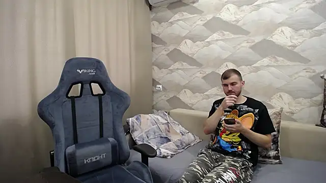 Snapshot of SerzhKorol1 chatting on September 19, 2025, 9:13 am SerzhKorol1 online show from September 19, 2025, 9:13 am