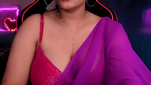 Snapshot of South_indian_tickly chatting on December 2, 2025, 2:23 am South indian tickly online show from December 2, 2025, 2:23 am