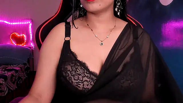 Snapshot of South_indian_tickly chatting on February 8, 2026, 5:32 pm South indian tickly online show from February 8, 2026, 5:32 pm