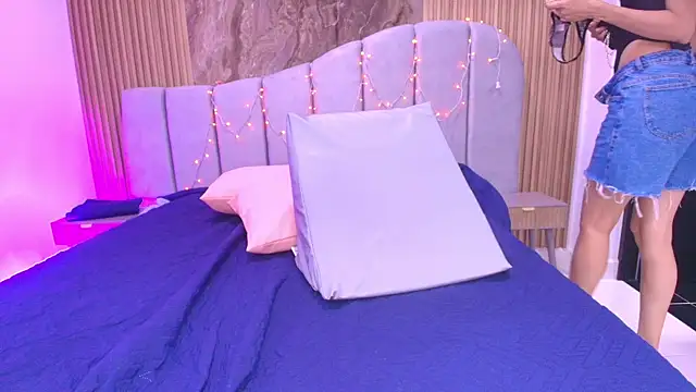 Snapshot of arletmss chatting on December 16, 2025, 3:11 am arletmss online show from December 16, 2025, 3:11 am