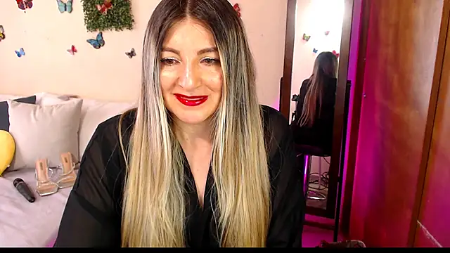 Jolie-Mature online show from April 17, 2026, 9:28 pm