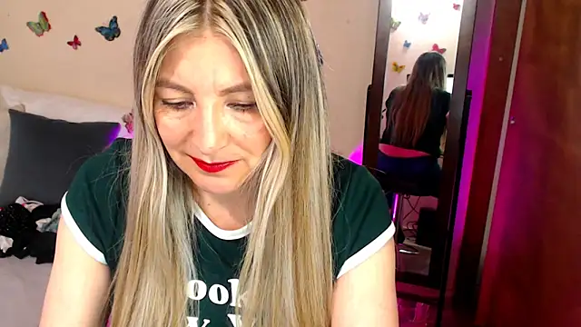 Jolie-Mature online show from September 29, 2025, 10:26 pm