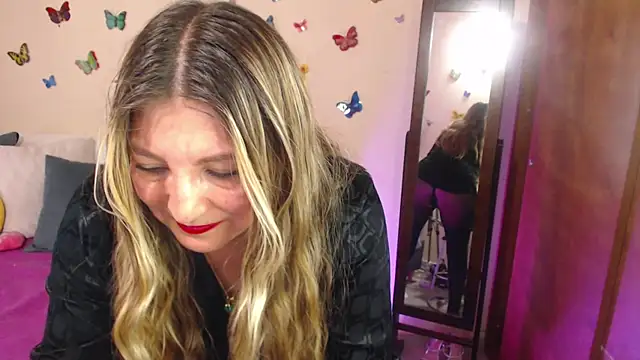 Jolie-Mature online show from January 24, 2025, 9:58 pm