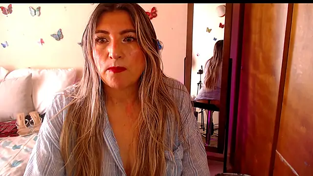 Snapshot of Jolie-Mature chatting on February 14, 2026, 8:42 pm Jolie-Mature online show from February 14, 2026, 8:42 pm