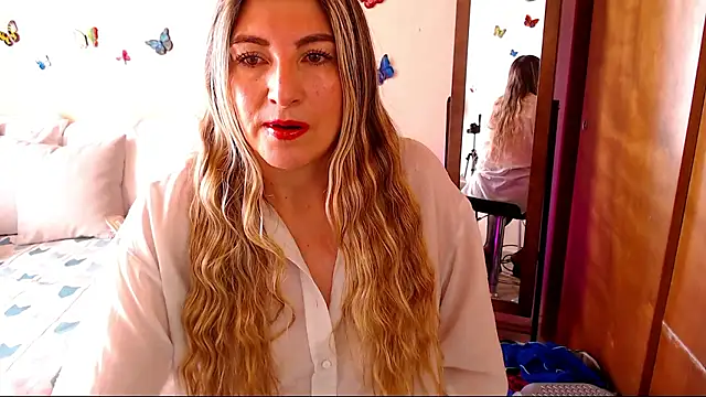 Snapshot of Jolie-Mature chatting on January 17, 2026, 8:12 pm Jolie-Mature online show from January 17, 2026, 8:12 pm