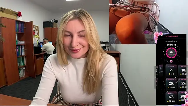 Snapshot of legsLONG chatting on March 12, 2025, 5:02 am legsLONG online show from March 12, 2025, 5:02 am