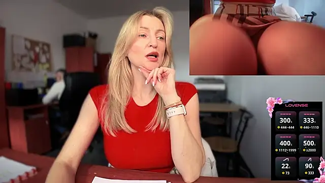 Snapshot of legsLONG chatting on February 15, 2025, 10:55 am legsLONG online show from February 15, 2025, 10:55 am