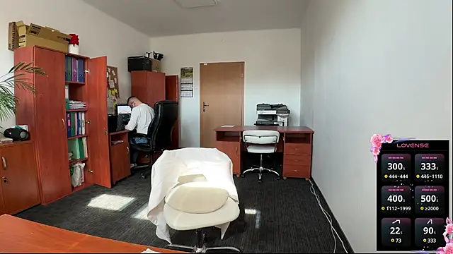 Snapshot of legsLONG chatting on March 10, 2025, 11:12 am legsLONG online show from March 10, 2025, 11:12 am