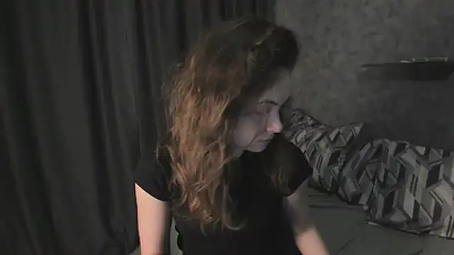 KristinaLoison online show from April 4, 2026, 4:24 pm