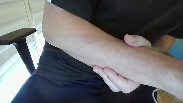 Snapshot of alessex24 chatting on September 26, 2025, 8:21 am alessex24 online show from September 26, 2025, 8:21 am