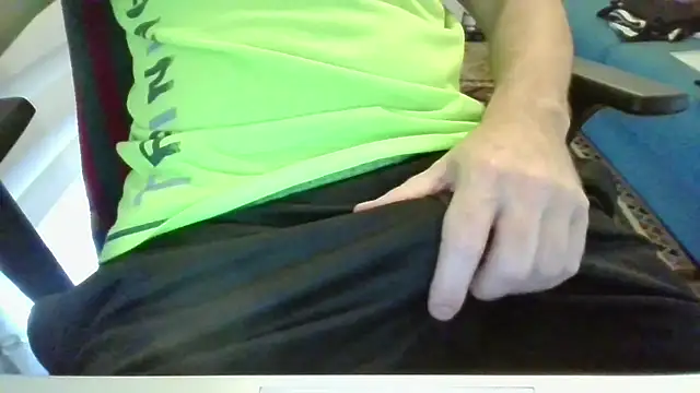 Snapshot of alessex24 chatting on September 29, 2025, 12:44 pm alessex24 online show from September 29, 2025, 12:44 pm