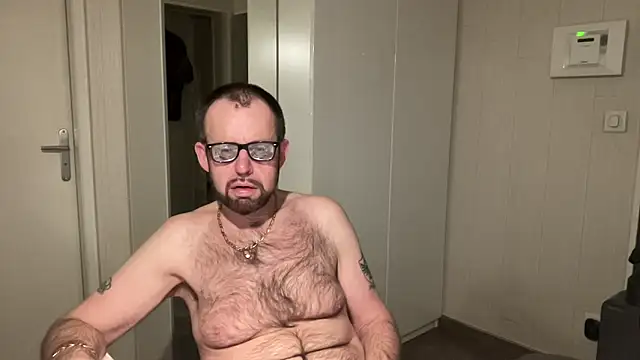 FABIOGLASSES online show from March 10, 2026, 9:08 pm