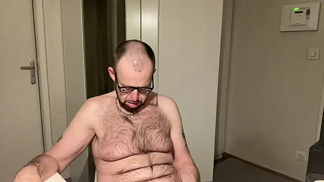 FABIOGLASSES online show from June 2, 2026, 10:54 pm