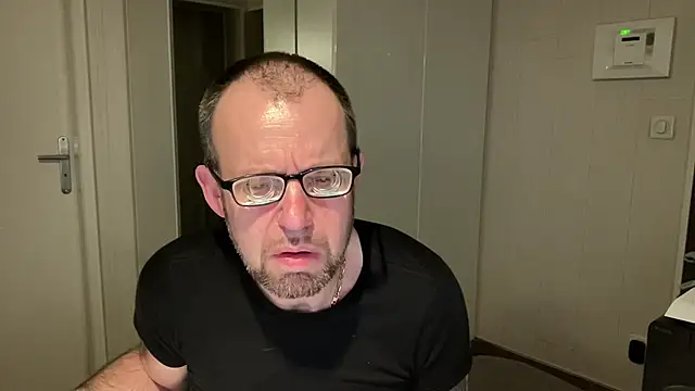 FABIOGLASSES online show from February 24, 2026, 10:32 pm