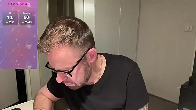 FABIOGLASSES online show from February 7, 2025, 10:41 pm