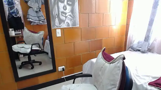 Snapshot of charlote_temple chatting on October 20, 2025, 2:50 pm charlote temple online show from October 20, 2025, 2:50 pm